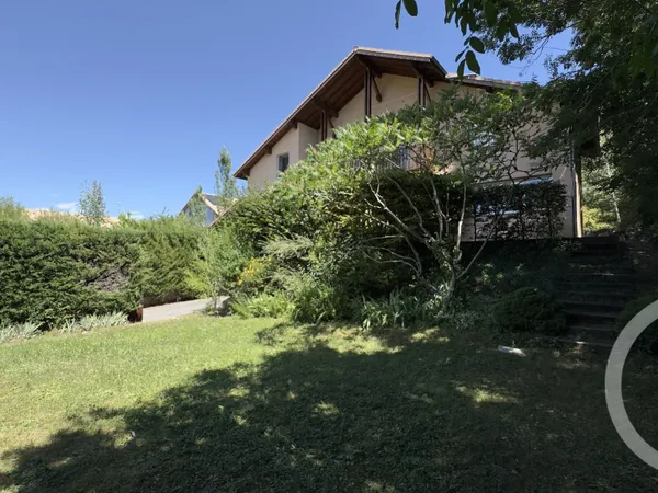 Maison 8 pièces 169 m²