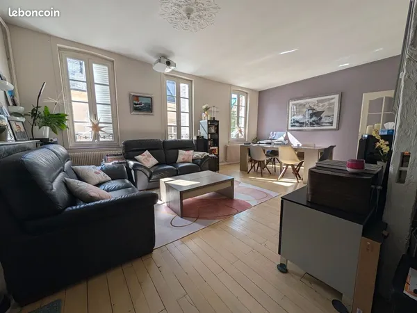 BOURGES CENTRE HISTORIQUE - Appartement 135 m² avec terrasse de 52 m² et vue sur le Palais Jacques-C