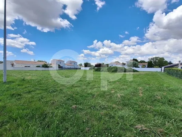 Terrain 680 m²