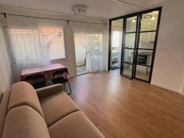 Studio 1 pièce 25 m²