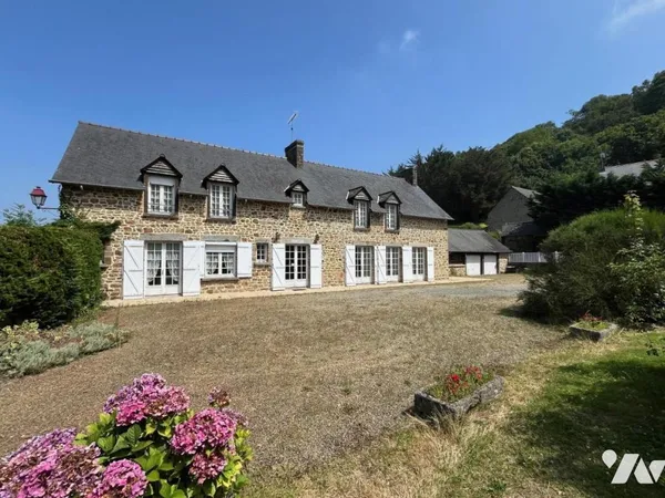 Maison 8 pièces 230 m²
