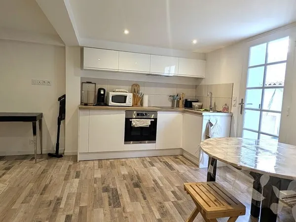 À louer  Appartement meublé au coeur de Collobrières. Situé