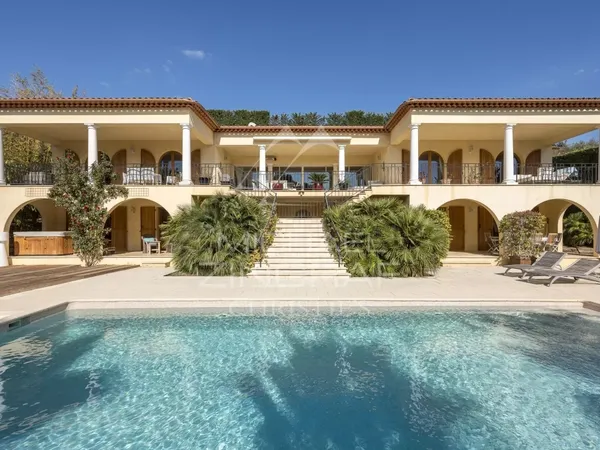Le Rouret - villa aux volumes hors normes