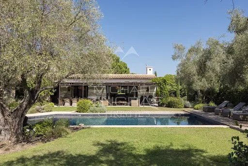 Villa 6 pièces 288 m²
