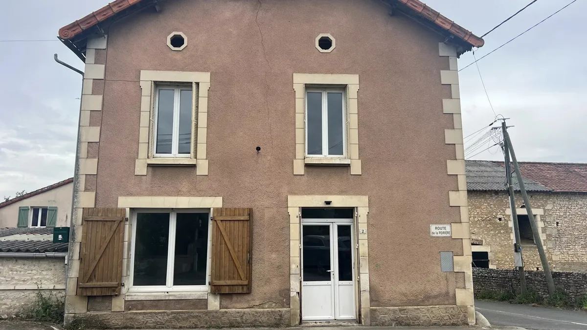 Photo 1
