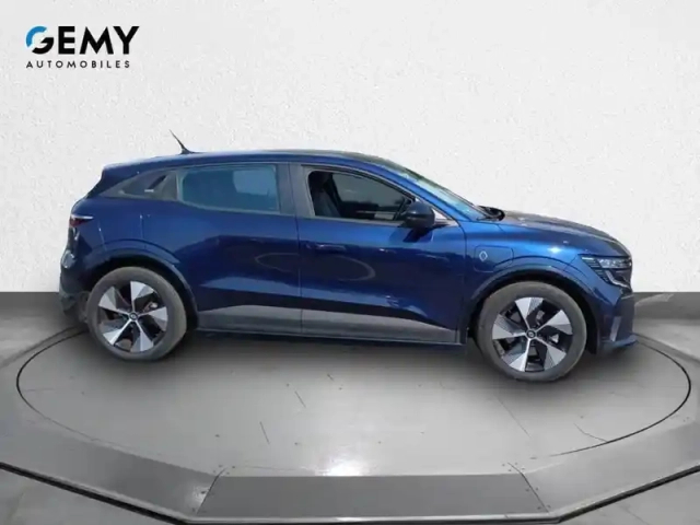 Renault Megane e-tech ev60 220 ch optimum charge — photo 4