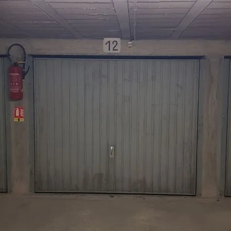 Loue garage centre la Roche sur yon
