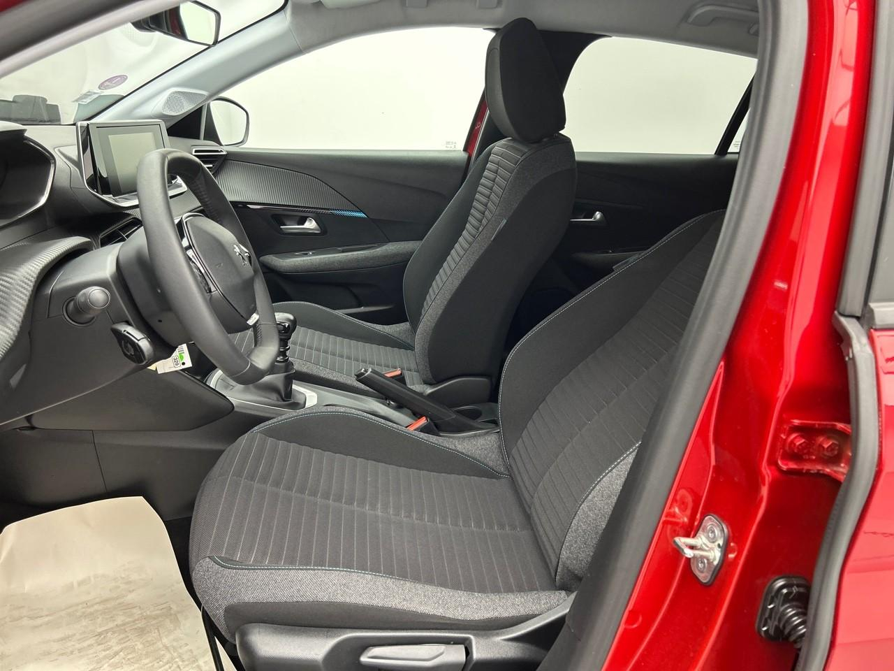 Peugeot 208 puretech 100 s&s bvm6 style — photo 10