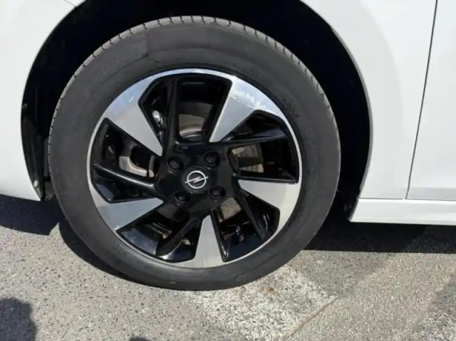 Opel Corsa electric 136ch edition — photo 9