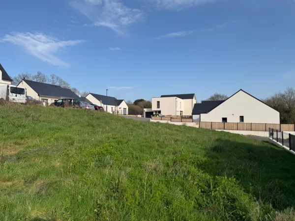 Terrain 592 m²