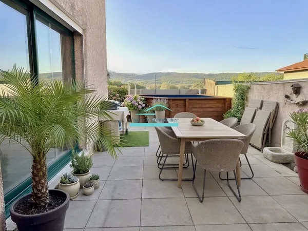 Mireval villaT4 rénovée avec jardin et terrasse