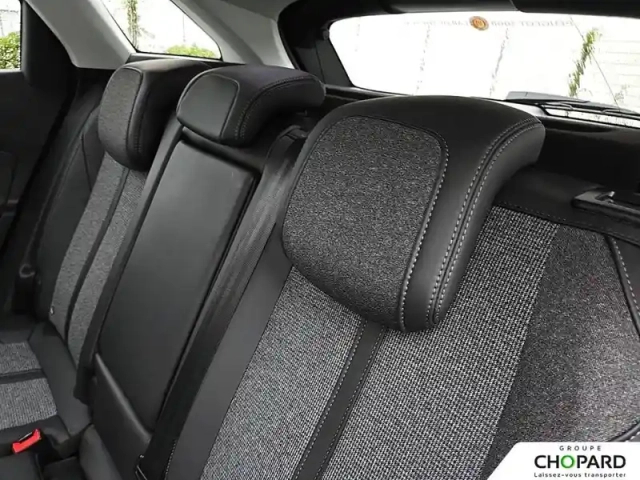 Peugeot 3008 1.2 puretech 130ch s&amp;s bvm6 — photo 19