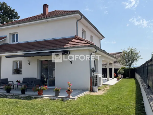 Maison 7 pièces 144 m²