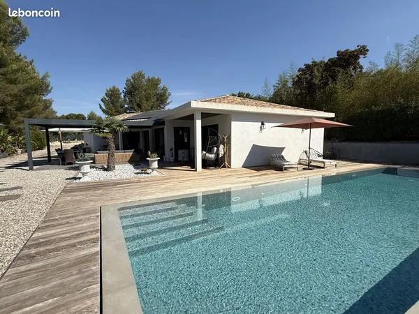 Villa 5 pièces 201 m²