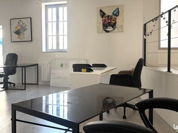 Bureau 94 m²