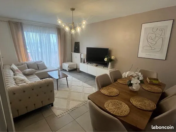 T3 rénové à neuf - 64 m² - 8e étage avec ascenseur