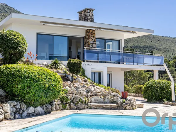 Maison 5 pièces 217 m²