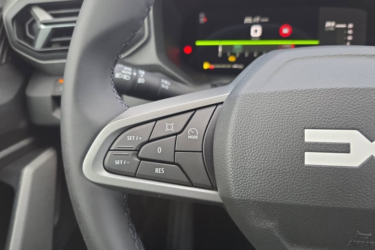 Dacia Bigster — photo 15
