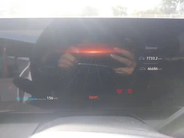 Renault Megane e-tech ev60 220 ch optimum charge — photo 10