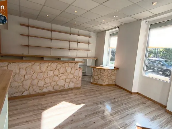 Murs commerciaux avec appartement en duplex - secteur gouvieux