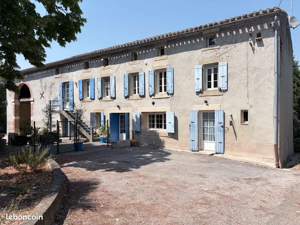 Ancienne ferme rénovée avec 2 habitations indépendantes-220m2-6900m2 de terrain