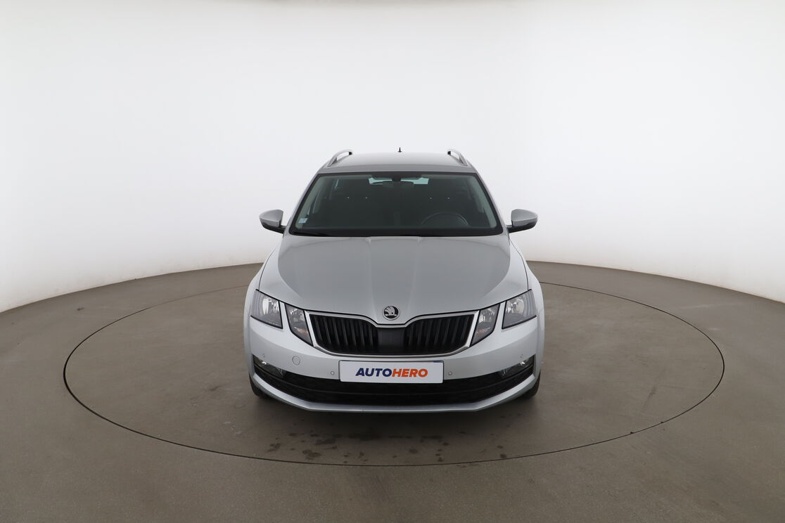 Skoda Octavia Combi 1.6 TDI Drive — photo 8