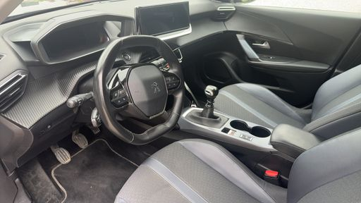 Peugeot 2008 1.2 PureTech 130 - Allure Pack – 2020 – 108671 km – Essence – Boîte Manuelle — photo 17