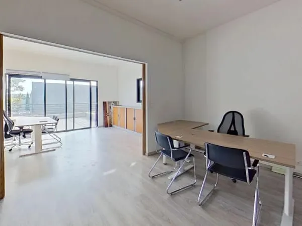 Local 2 pièces 42 m²