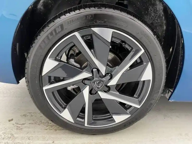 Peugeot 308 hybrid 145 e-dcs6 — photo 51