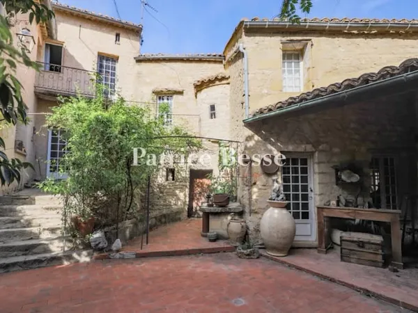 Maison 15 pièces 295 m²