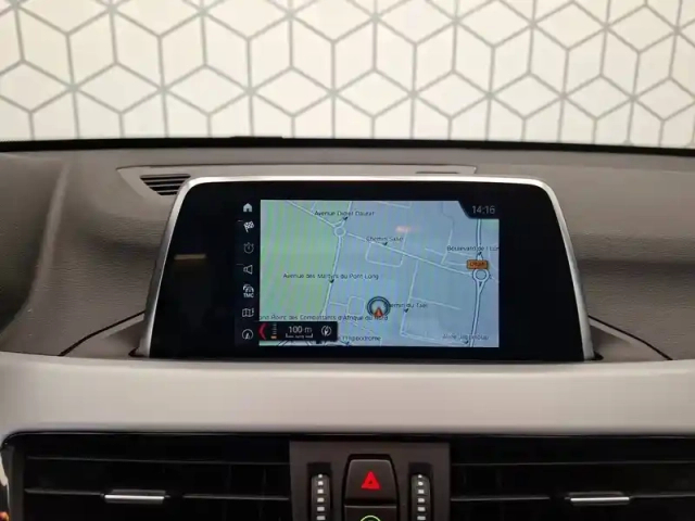 Bmw X1 sdrive 16d 116 ch — photo 18