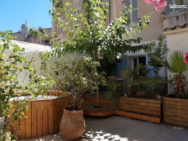 Rare - Appartement avec terrasse & parking + local commercial - Marseille 5e