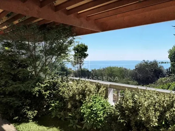 Menton Garavan - Appartement d'exception avec vue mer et terrasse paysagée