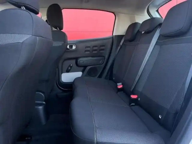 Citroën C3 1.2 essence 110ch s&amp;s plus/eligible loa — photo 10