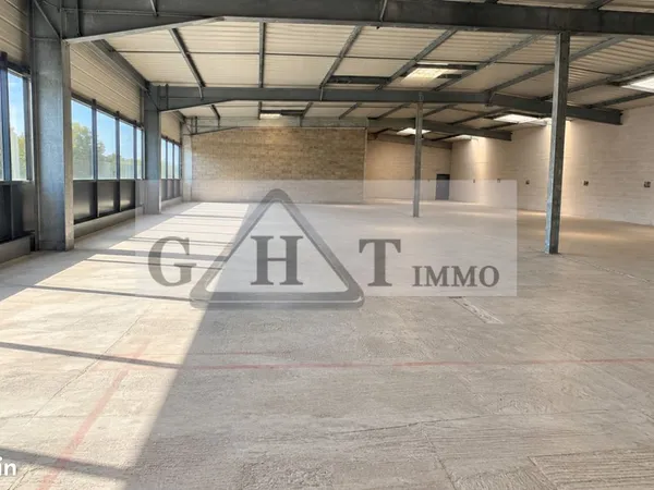 Local industriel 500 m²