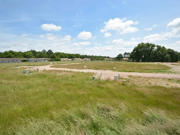 Terrains à bâtir à vendre dans lotissement - le porge