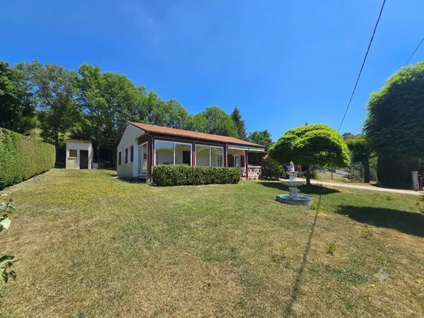 Maisonnette sur terrain clos de 830m²