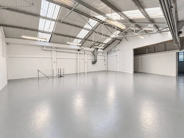 Bureaux 601 m²