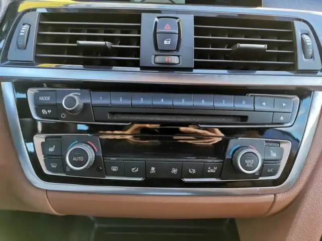 Bmw Serie 4 420 d luxury line 190 ch bva — photo 21