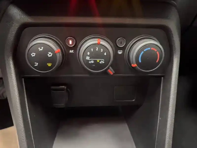 Dacia Sandero eco-g 100 - 22 — photo 34