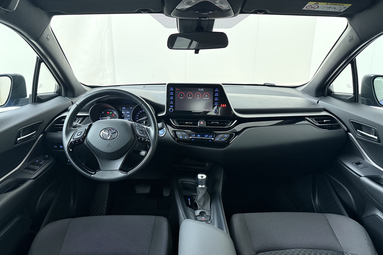 Toyota C-HR — photo 9