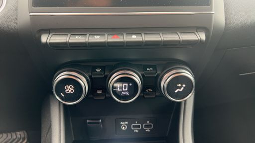 Renault Captur 1.6 E-Tech 145 Hybrid BVA6 - Intens – 2022 – 15862 km – Hybride essence – Boîte Automatique — photo 13