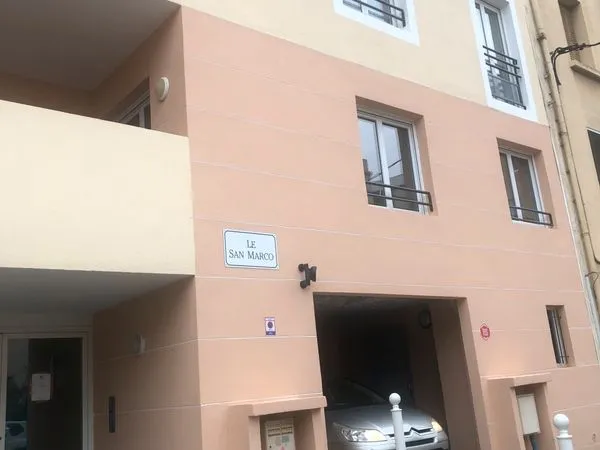 Loue garage toulon