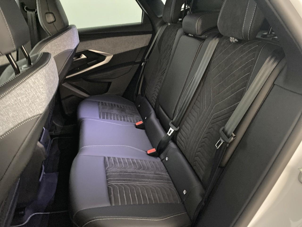 Peugeot 3008 hybrid 145 e-dcs6 gt — photo 10