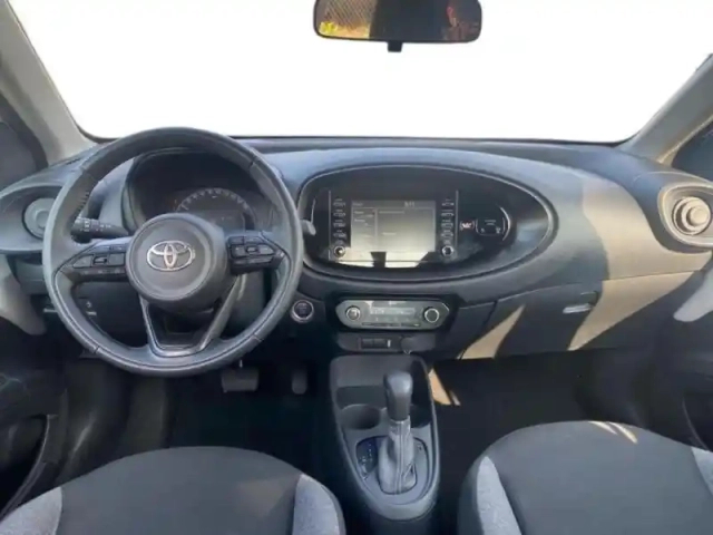 Toyota Aygo x 1.0 vvt-i 72ch dynamic s-cvt my23 — photo 15