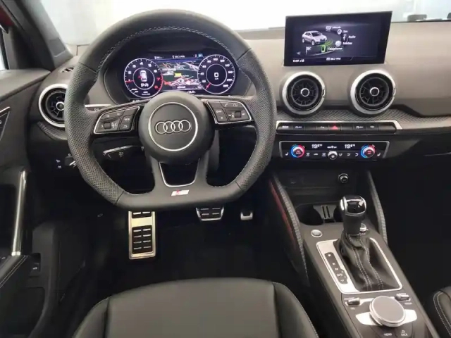 Audi Q2 35 tfsi 150 s tronic 7 — photo 4