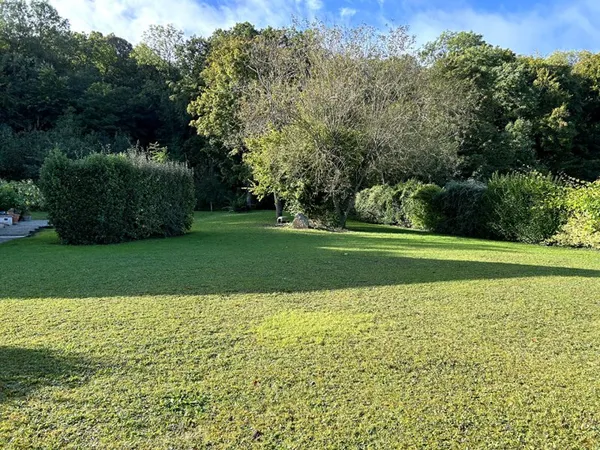 Terrain 2300 m²