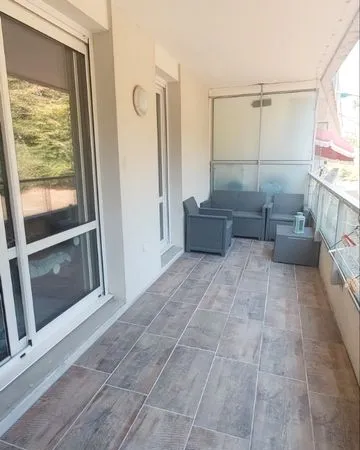 Vends t2 renove parking piscine balcon