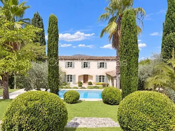 Mas provençal 8 pièces 264 m²