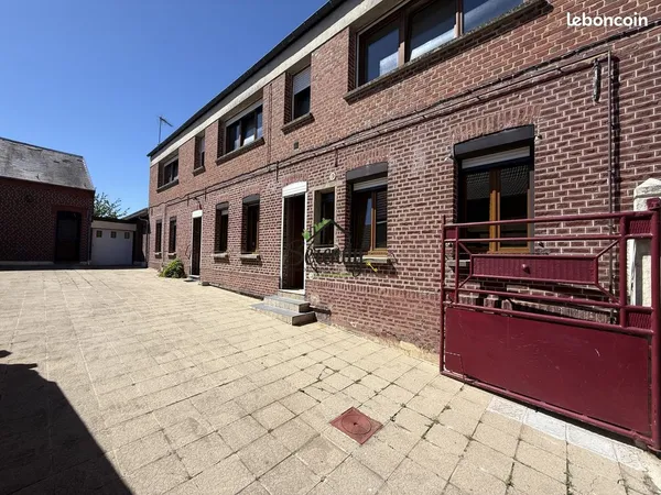 Maison 10 pièces 280 m²